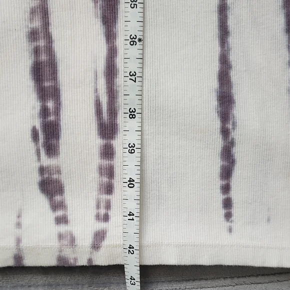🌟DONATING 4/17🌟 C&C California White and Lavender Tie-Dye Midi Dress - Picture 4 of 6